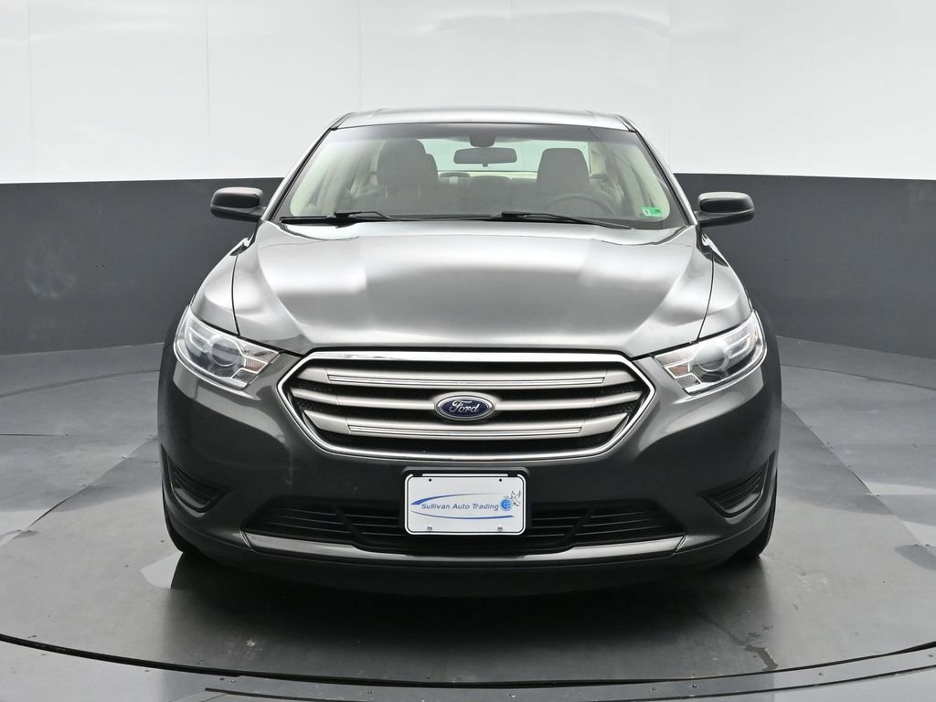 Used 2017 Ford Taurus SE FWD image 2