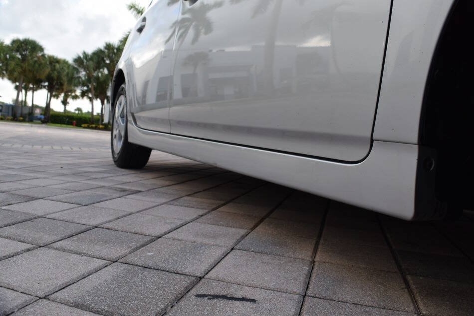 Used 2010 Toyota Prius Two FWD image 30
