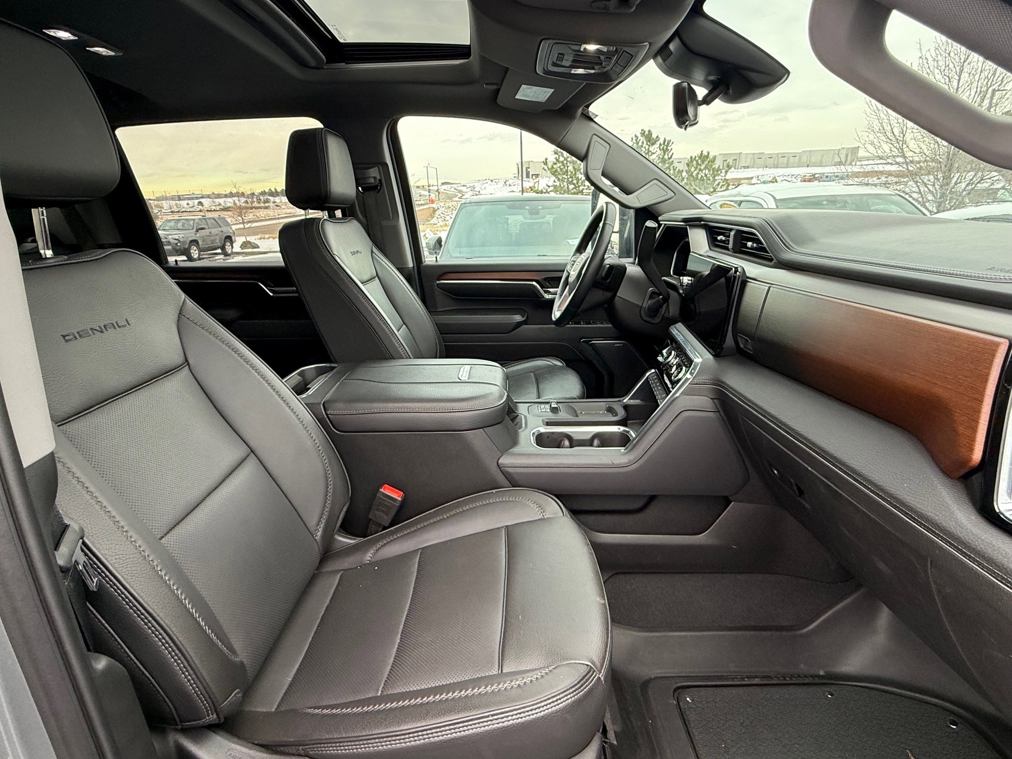 Used 2024 GMC Sierra 3500 Denali w/ Denali Reserve Package image 4