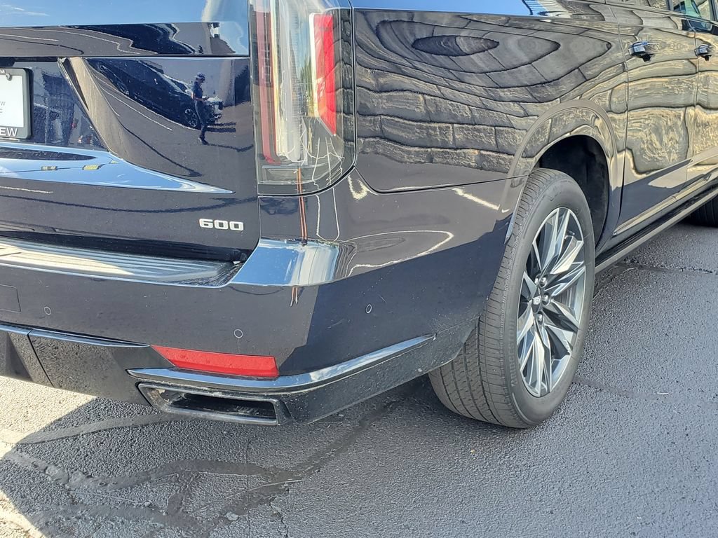 Used 2021 Cadillac Escalade ESV Sport w/ Driver Assist Tech Package AWD/4WD image 11