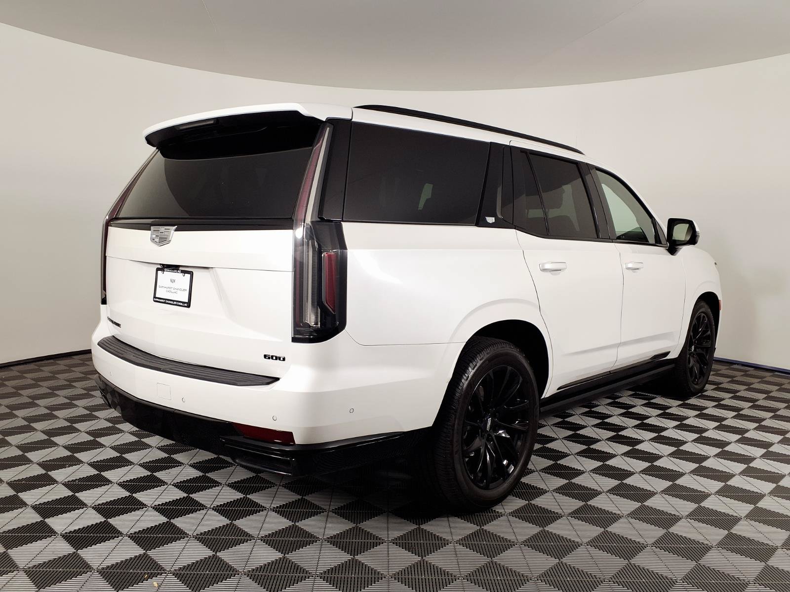 Used 2022 Cadillac Escalade Sport w/ Touring Package AWD/4WD image 4