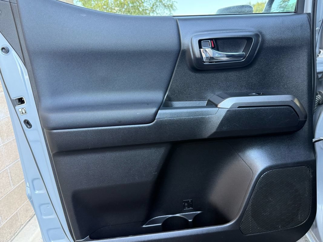 Used 2019 Toyota Tacoma TRD Sport AWD/4WD image 28