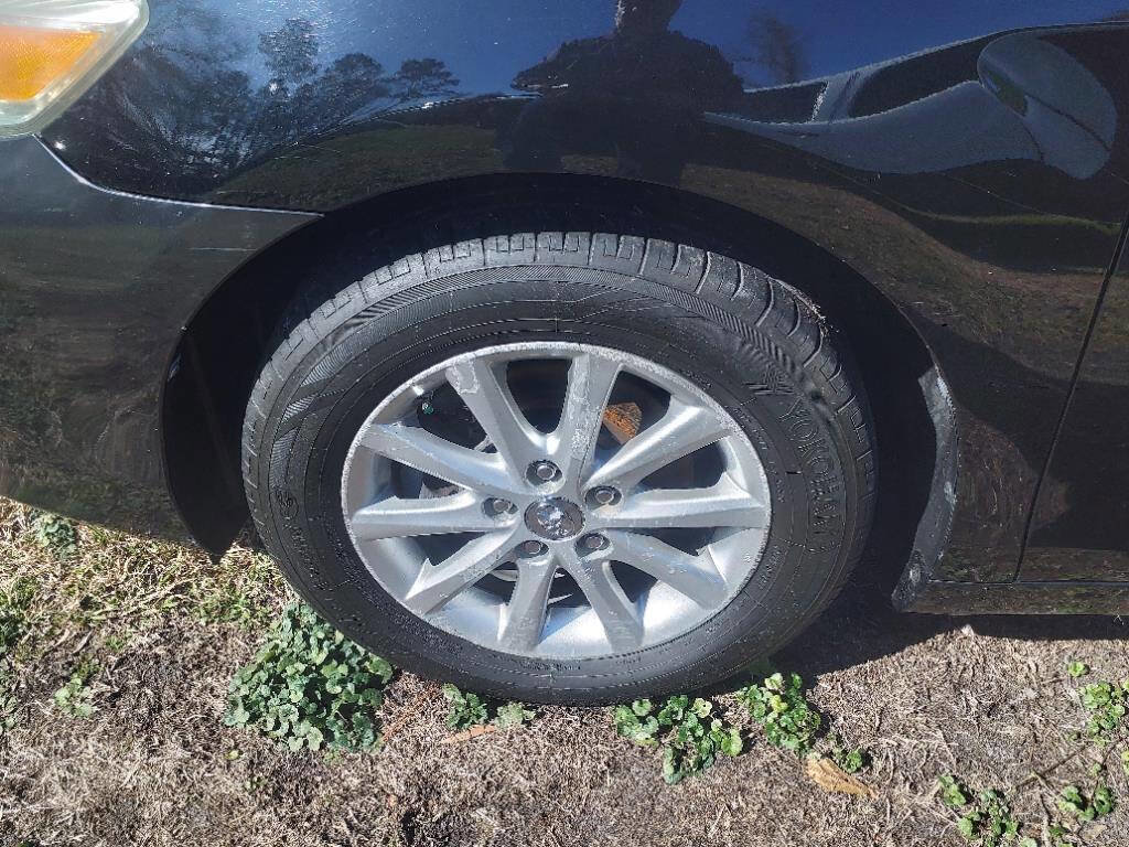 Used 2011 Toyota Camry XLE image 4