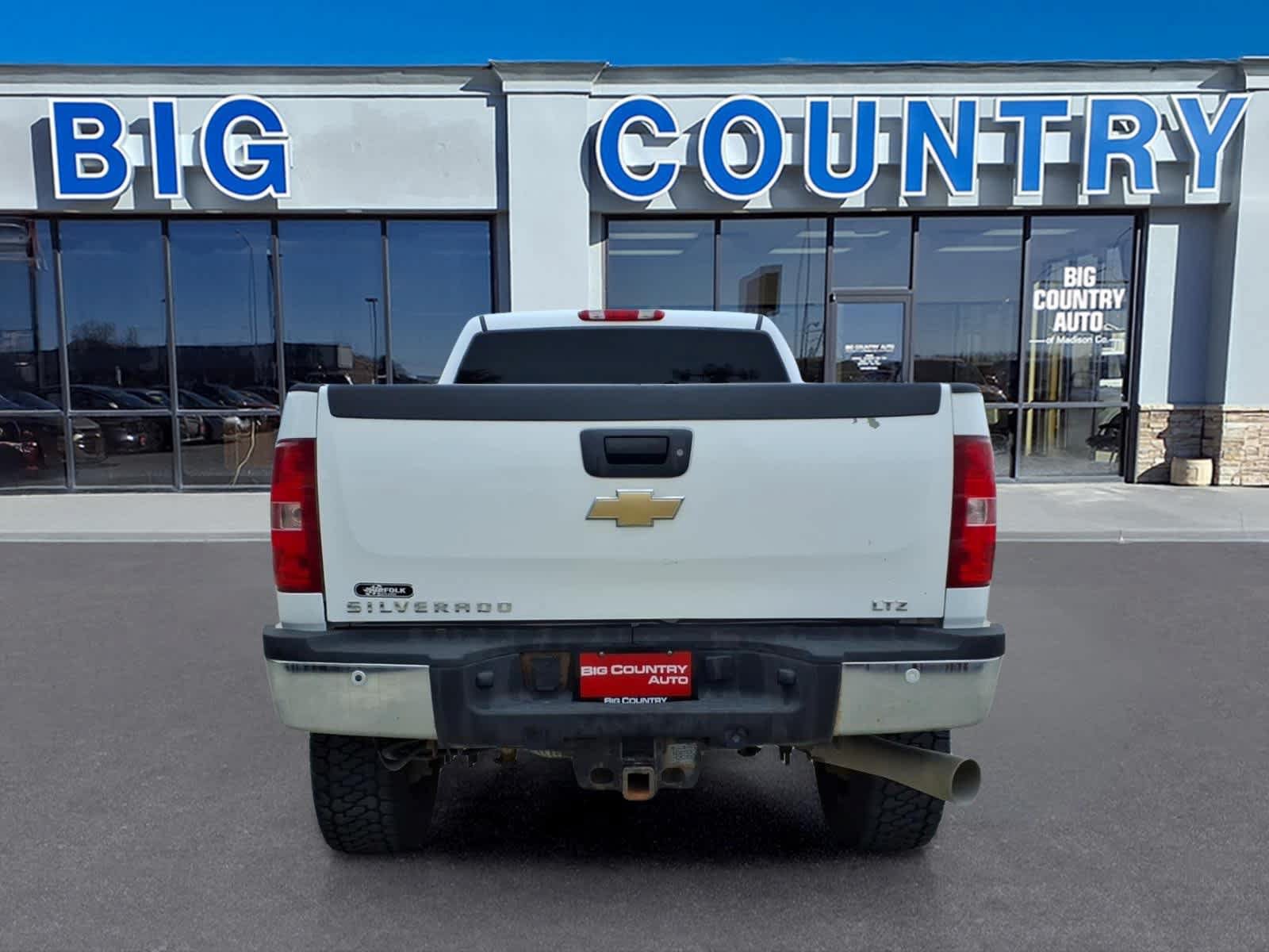 Used 2011 Chevrolet Silverado 2500 LTZ w/ LTZ Plus Package AWD/4WD image 6