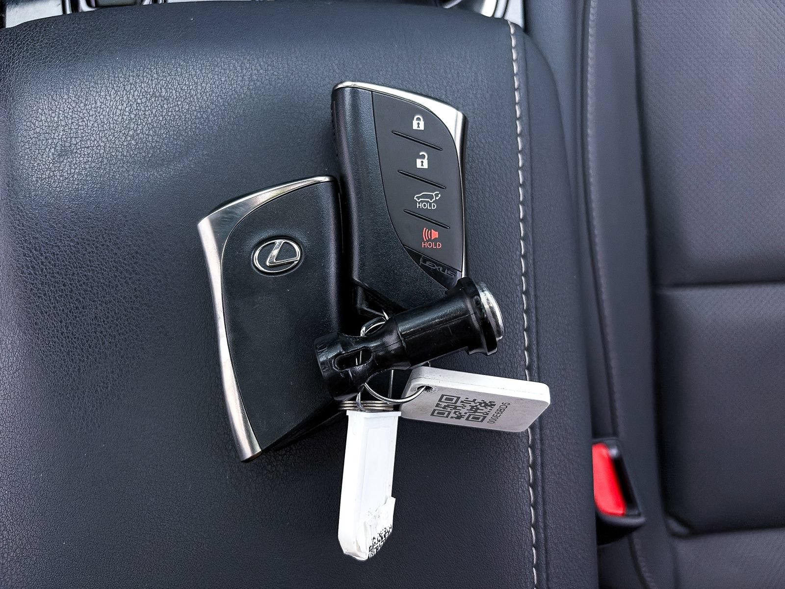 Used 2023 Lexus RX 350 FWD w/ Cold Area Package image 27