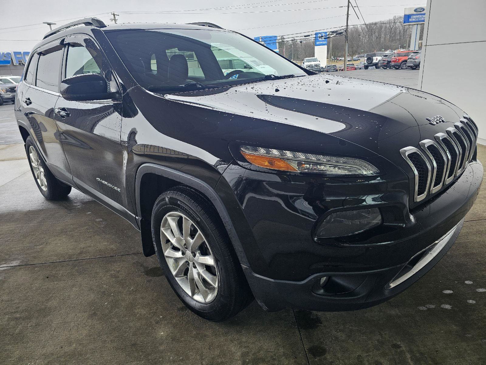 Used 2017 Jeep Cherokee Limited image 7
