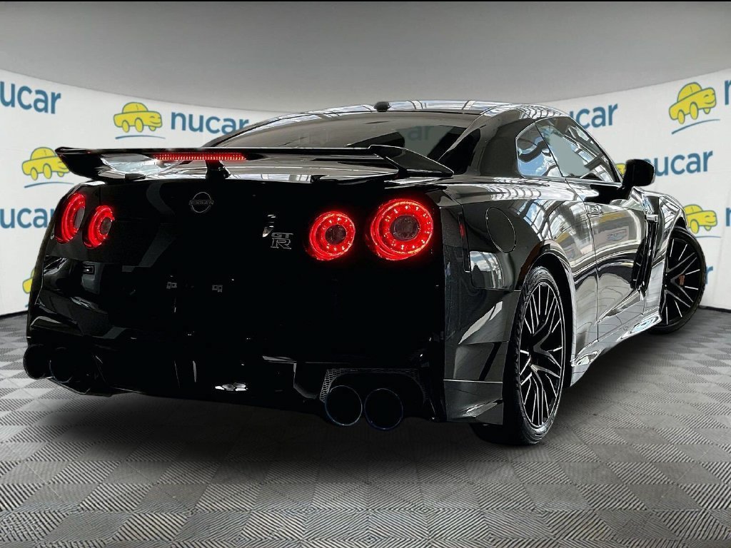 Used 2024 Nissan GT-R Premium w/ Premium Interior Package AWD/4WD image 6