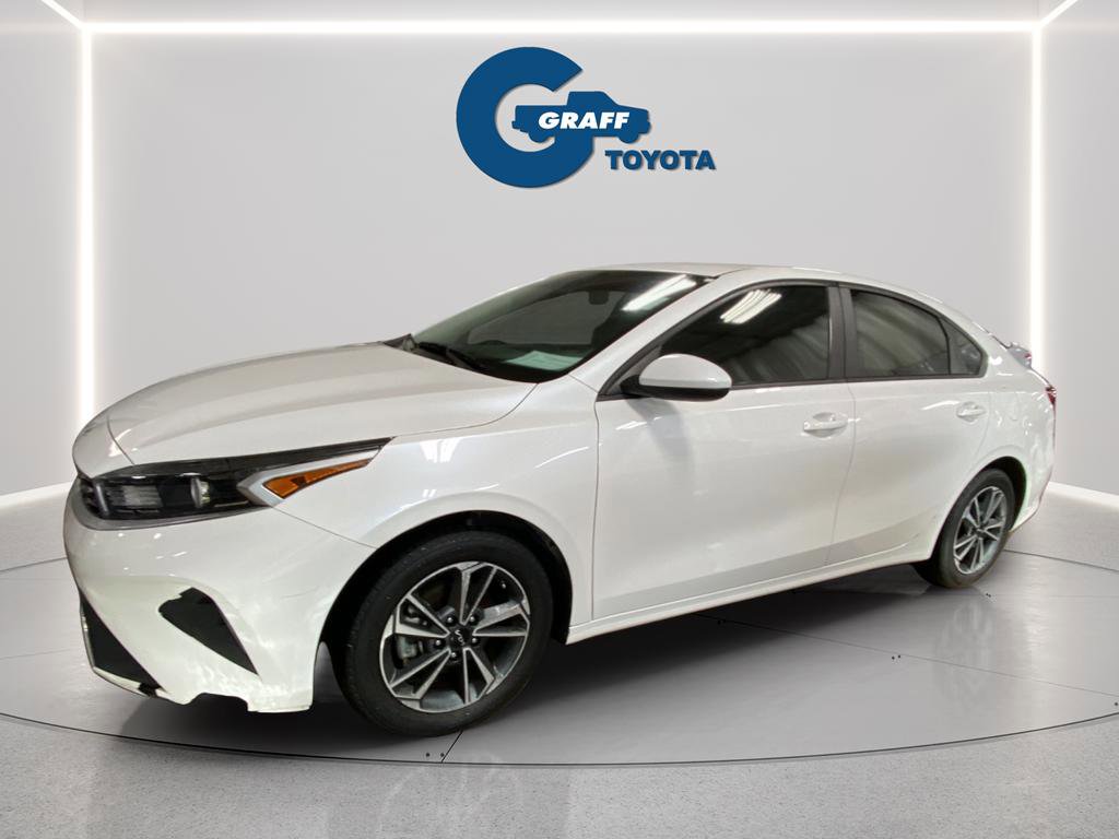 Used 2024 Kia Forte LXS image 2