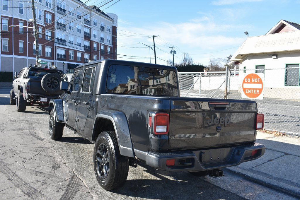Used 2022 Jeep Gladiator Sport image 7