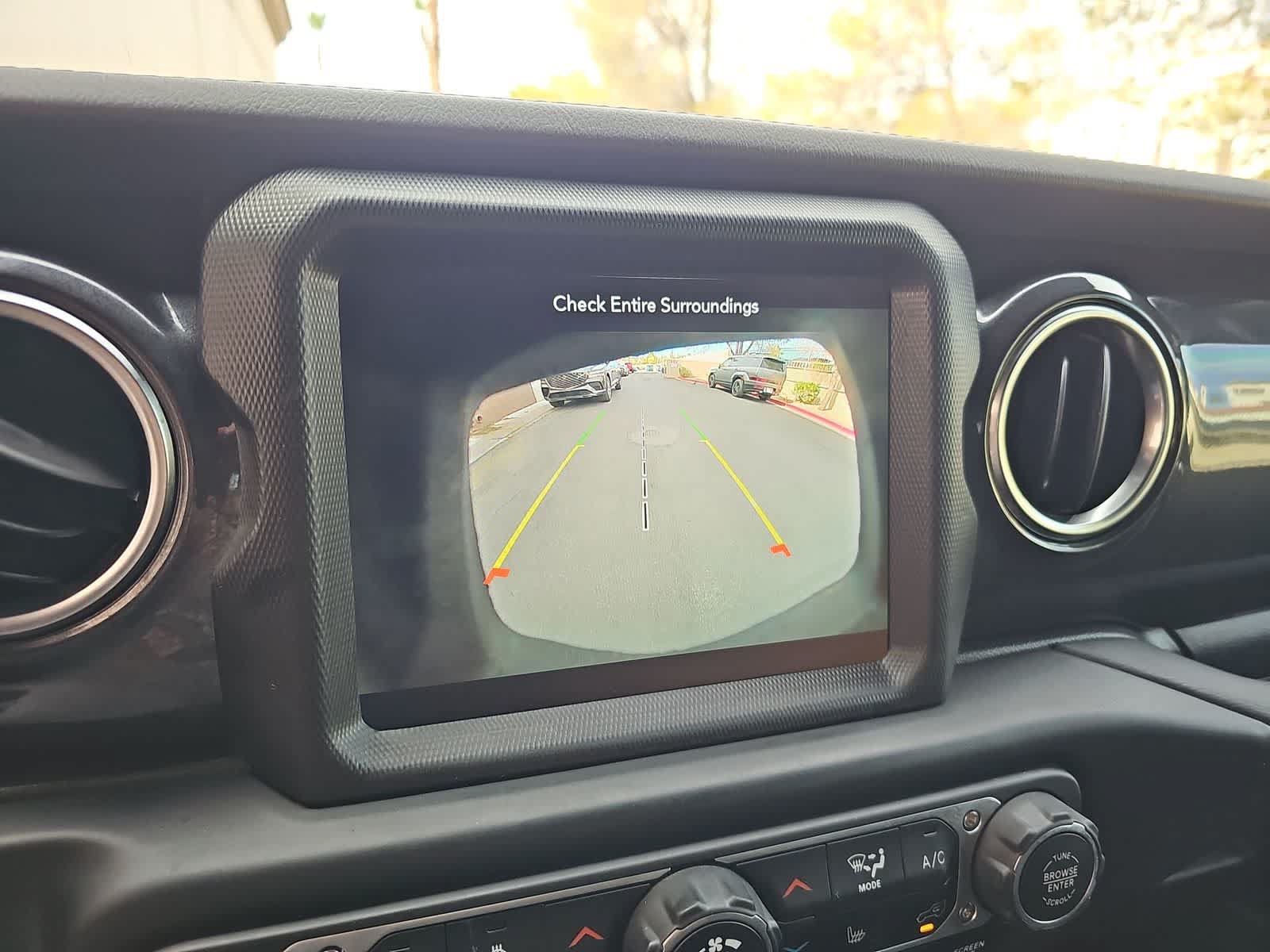 Used 2020 Jeep Wrangler Unlimited Sahara AWD/4WD image 26