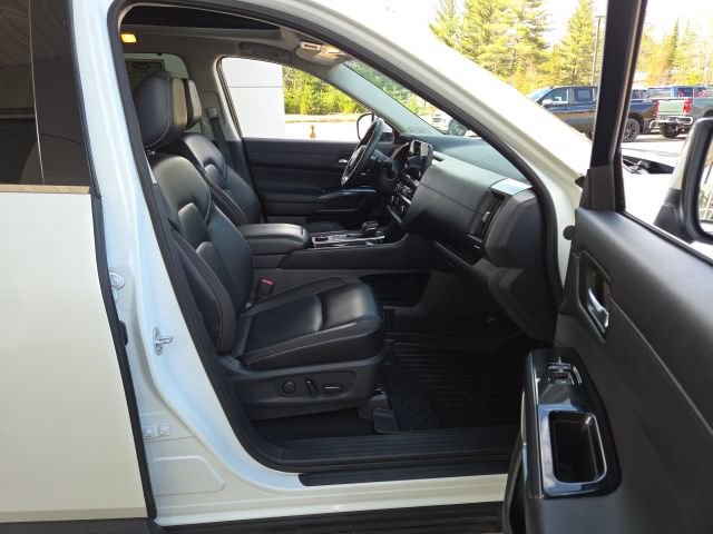 Used 2023 Nissan Pathfinder SL image 54
