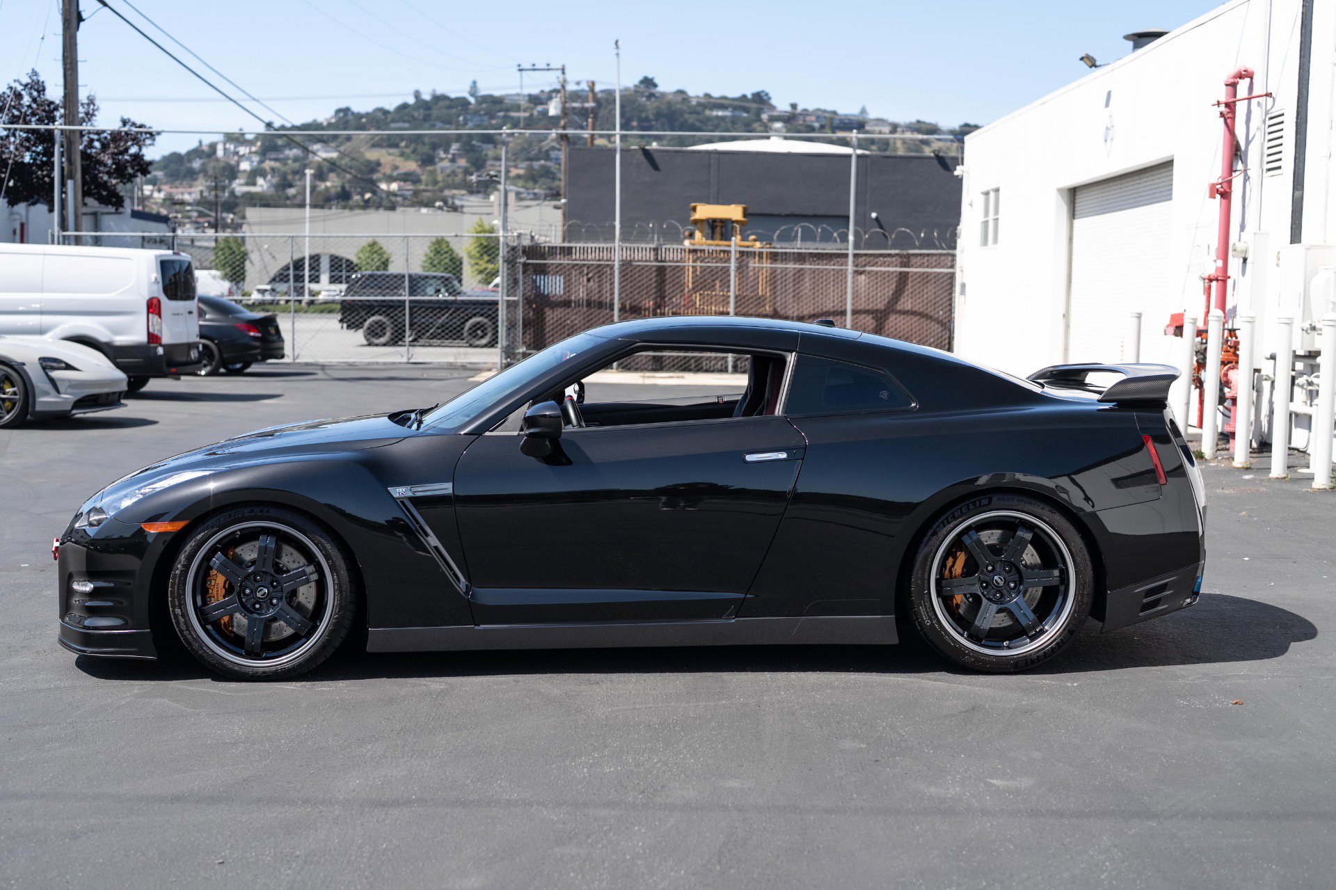 Used 2013 Nissan GT-R Black Edition AWD/4WD image 7