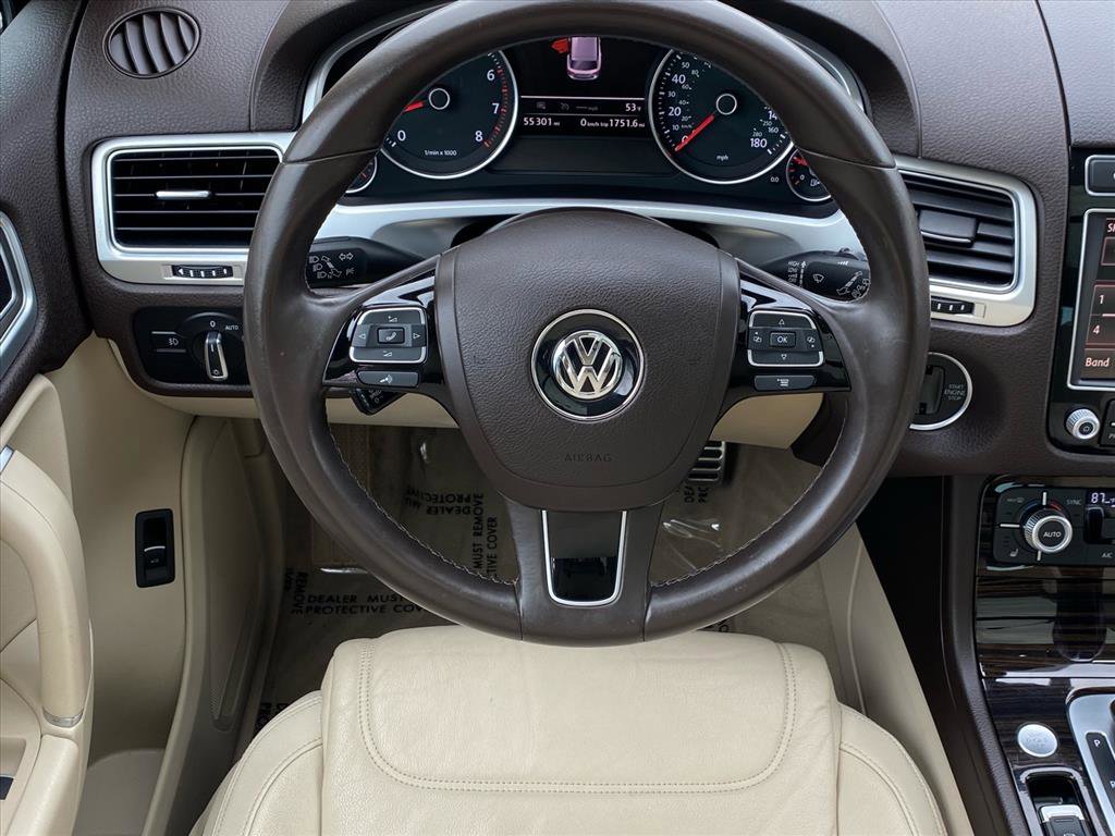 Used 2015 Volkswagen Touareg Executive image 6