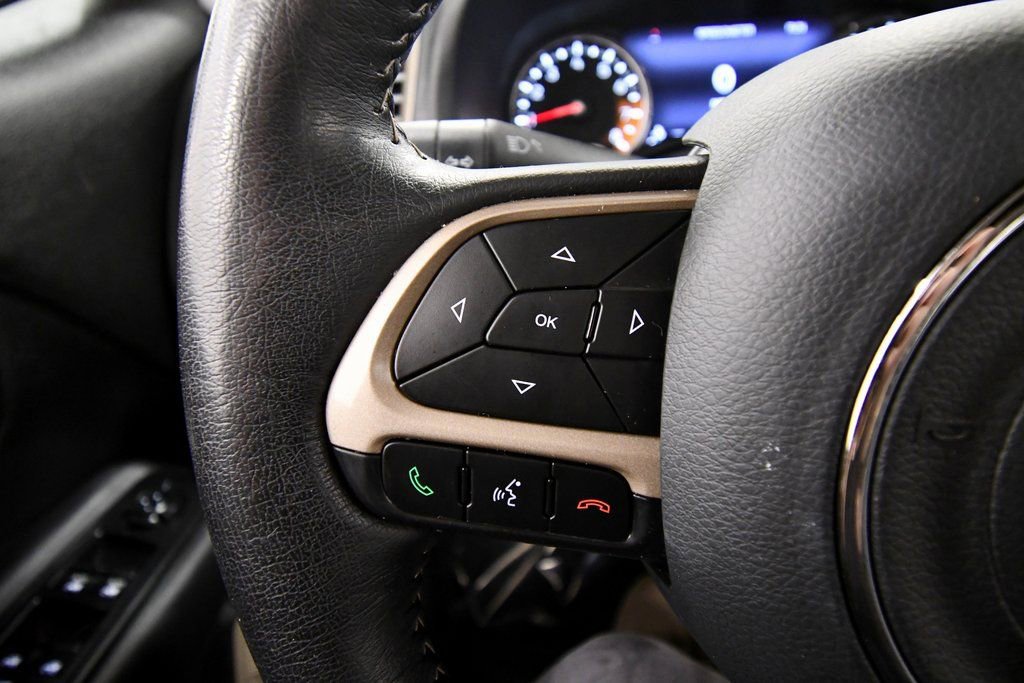 Used 2017 Jeep Renegade Limited image 19