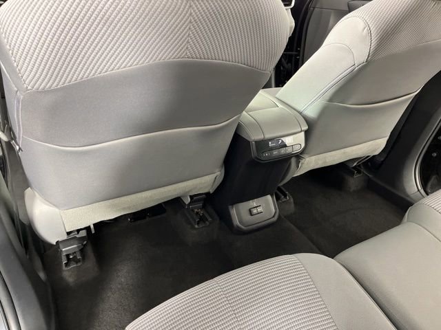 Used 2023 Toyota Highlander L image 47