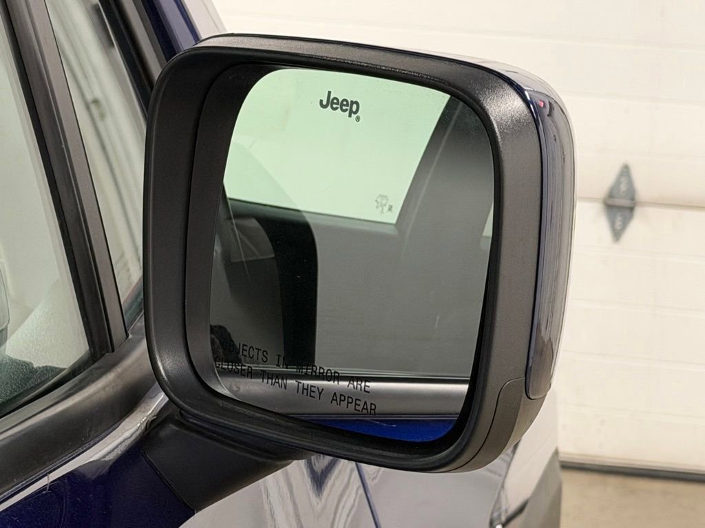 Used 2020 Jeep Renegade Latitude w/ Cold Weather Group FWD image 12