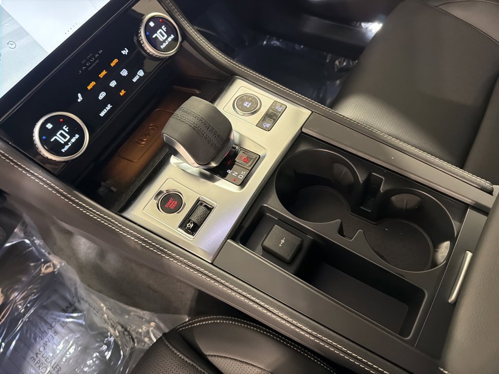 New 2026 Jaguar F-PACE R-Dynamic S image 17