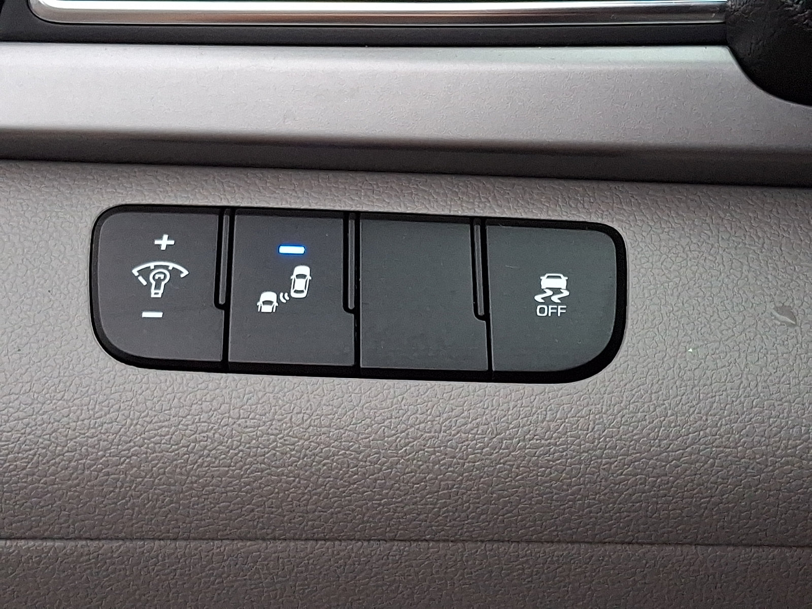 Used 2018 Hyundai Elantra SEL FWD image 26