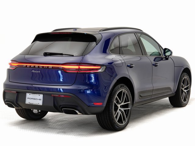 Certified 2025 Porsche Macan AWD/4WD image 34