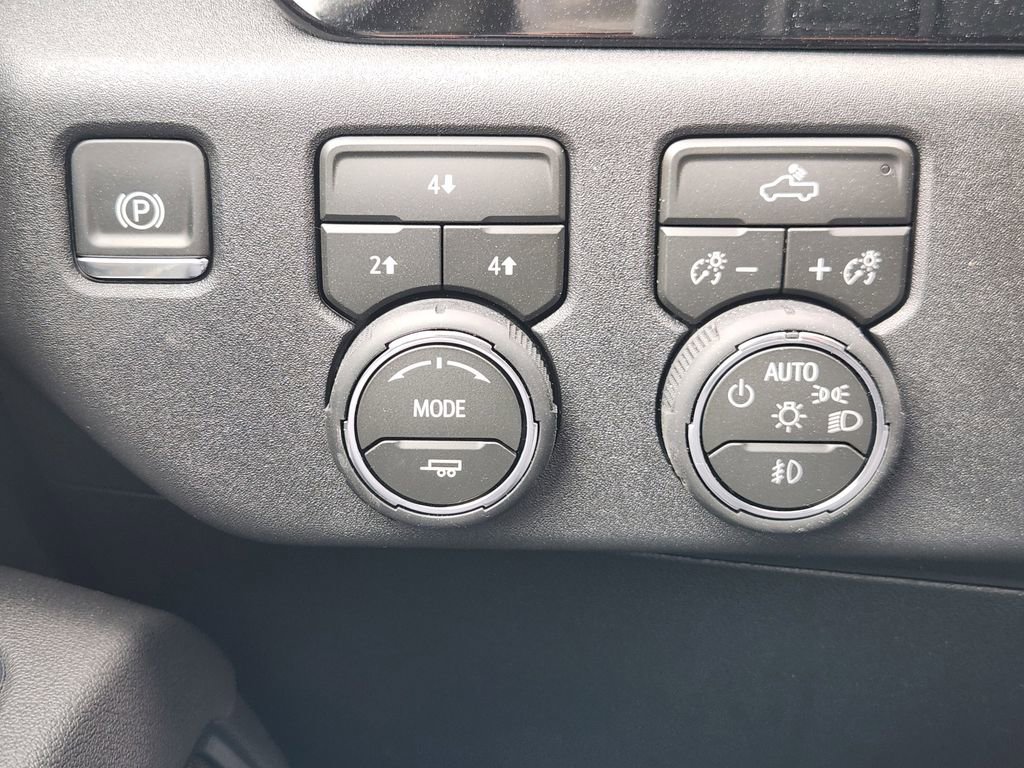 New 2026 Chevrolet Silverado 3500 LT w/ Convenience Package AWD/4WD image 17