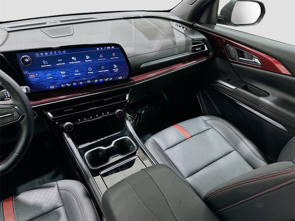 Used 2024 Chevrolet Traverse RS image 25