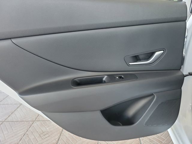 Used 2024 Hyundai Elantra SE image 22