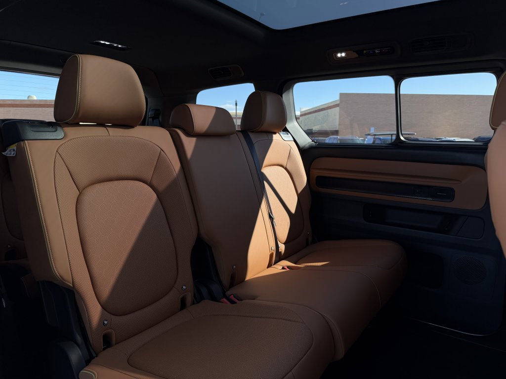 Used 2025 Volkswagen ID. Buzz Pro S Plus image 41