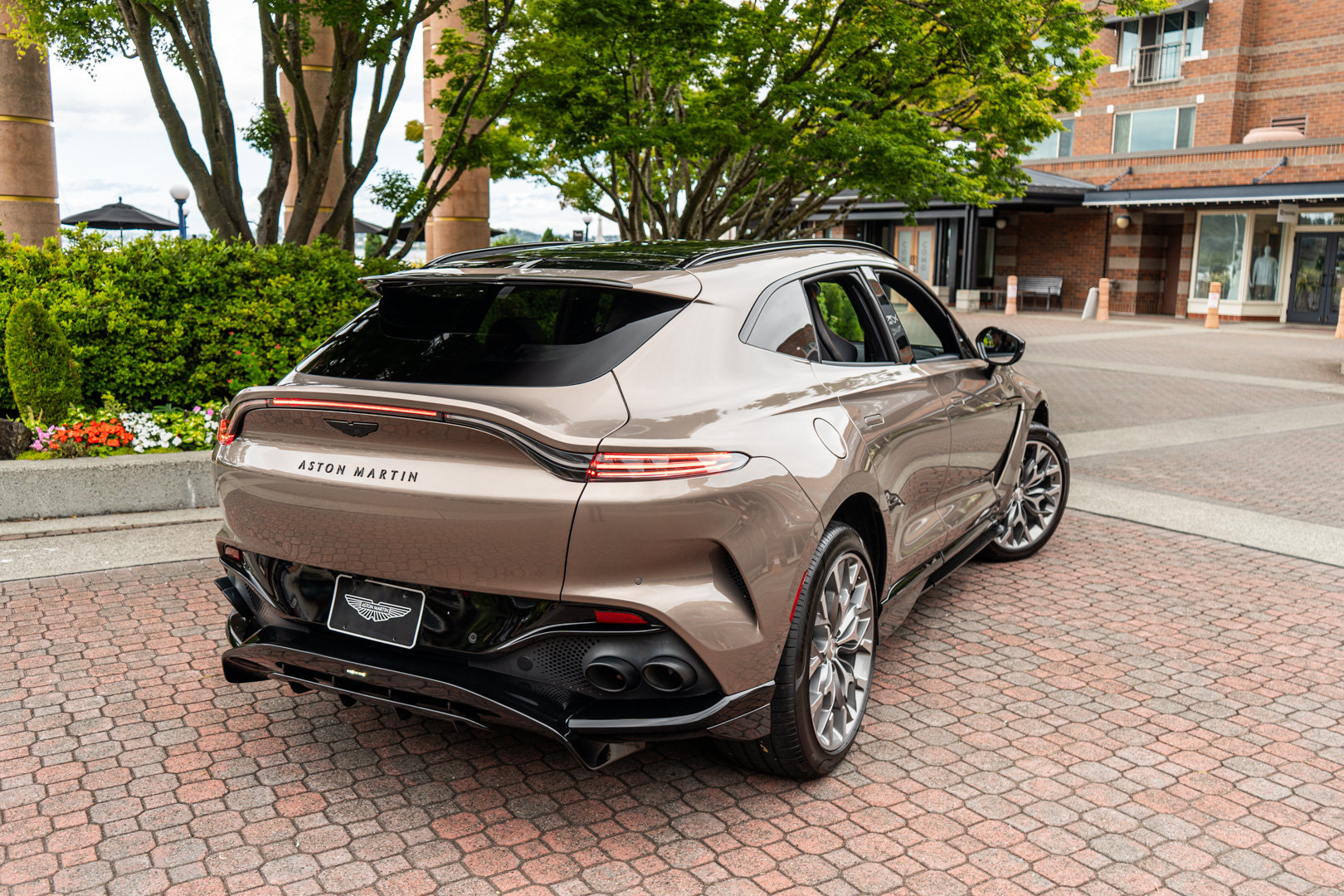 Used 2023 Aston Martin DBX 707 AWD/4WD image 46