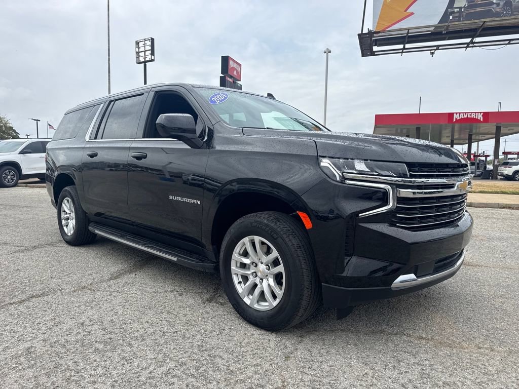 Used 2024 Chevrolet Suburban LT image 10