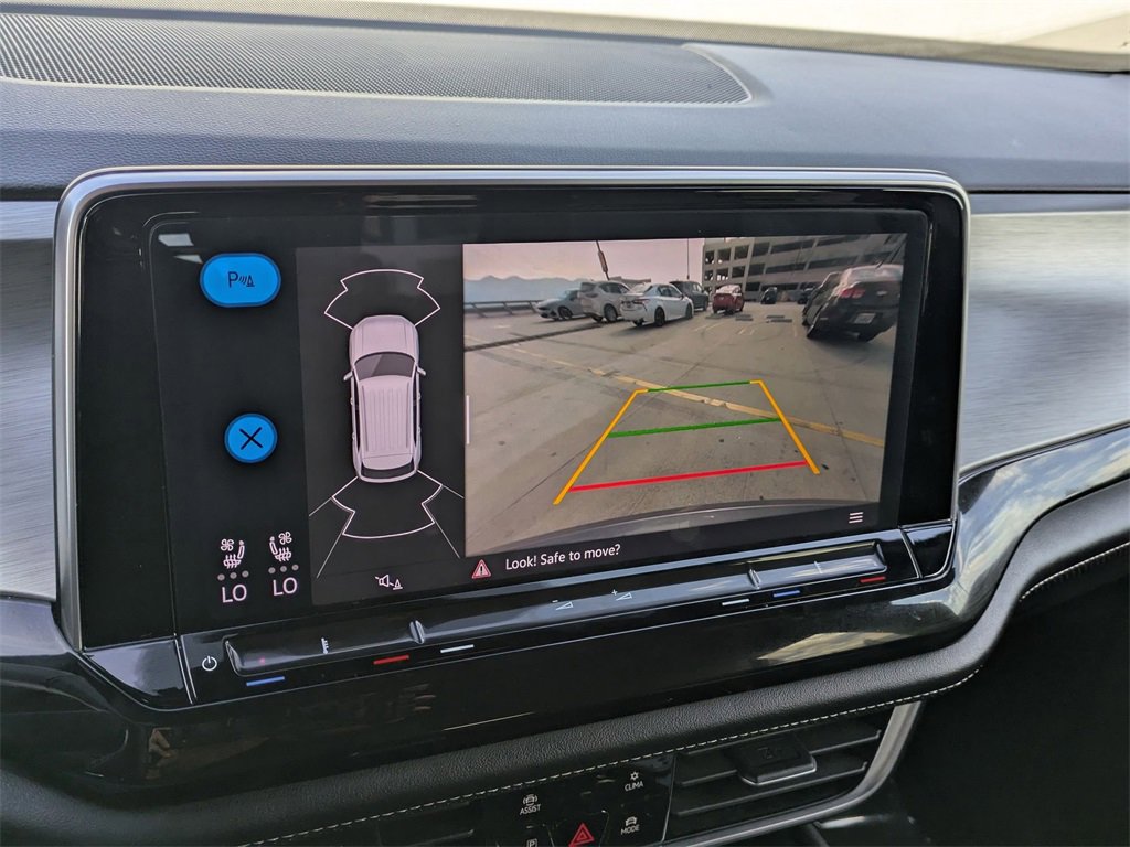 Used 2025 Volkswagen Atlas Cross Sport SE image 17