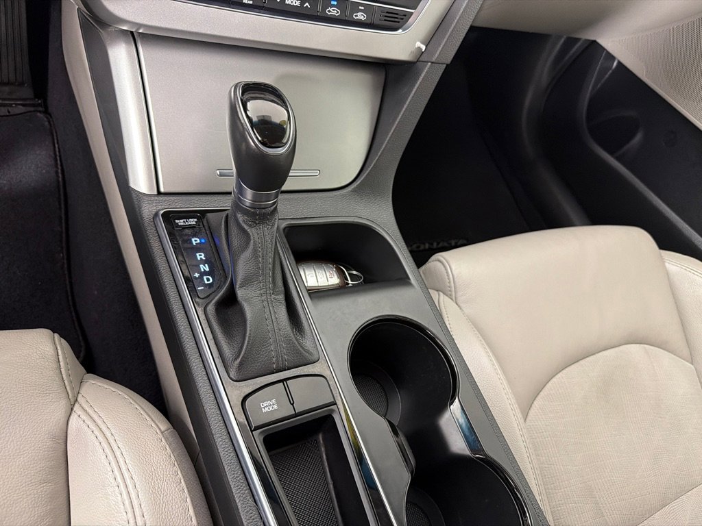 Used 2015 Hyundai Sonata Sport w/ Option Group 03 FWD image 17