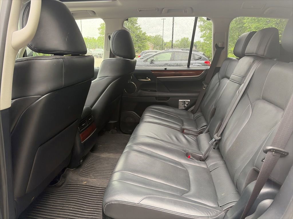 Used 2020 Lexus LX 570 4WD w/ Luxury Package image 6
