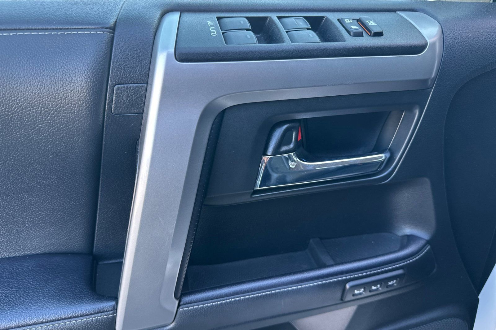 Used 2022 Toyota 4Runner Limited image 12