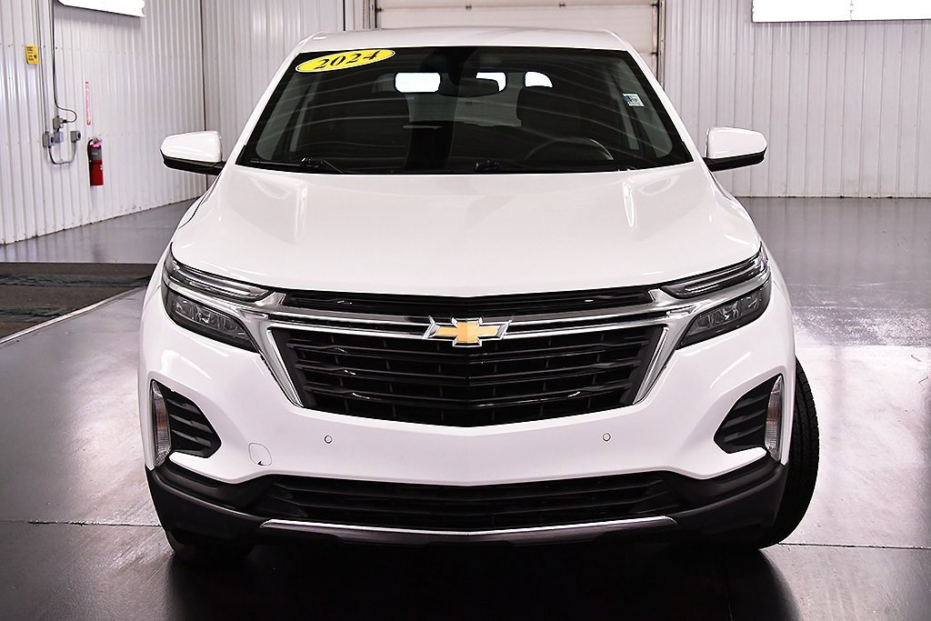 Used 2024 Chevrolet Equinox LT image 2