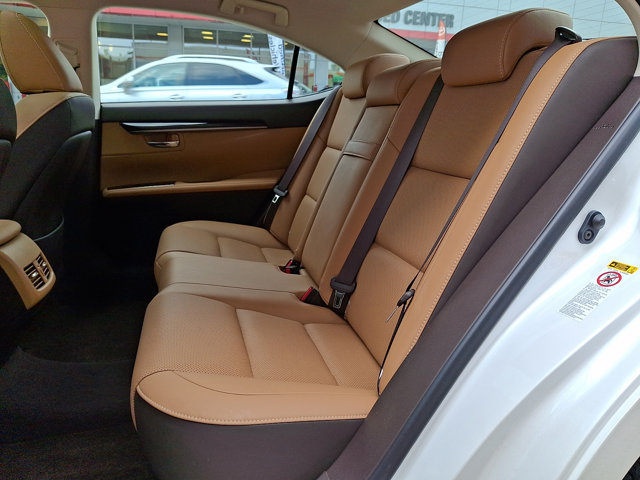 Used 2016 Lexus ES 350 w/ Navigation System Package FWD image 10