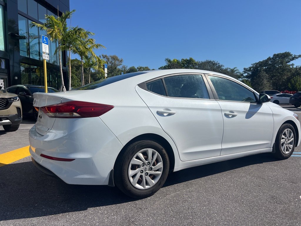Used 2018 Hyundai Elantra SE image 16