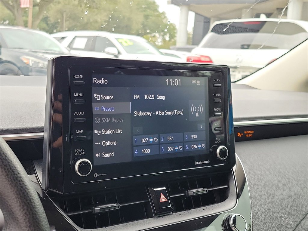 Used 2022 Toyota Corolla LE image 30