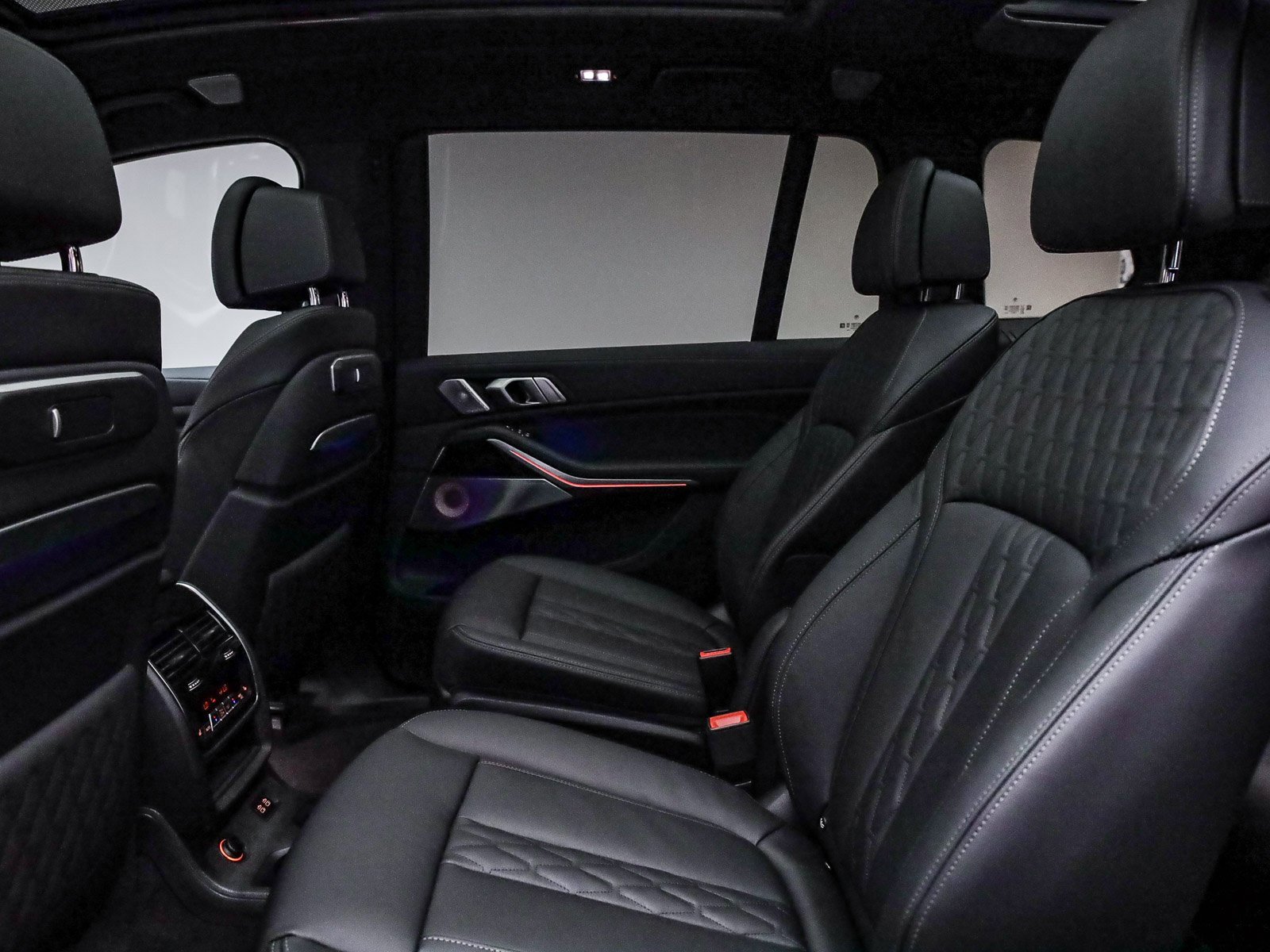 New 2026 BMW ALPINA XB7 image 20