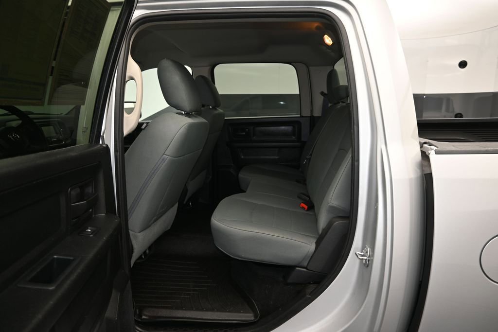 Used 2017 RAM 1500 Express AWD/4WD image 13