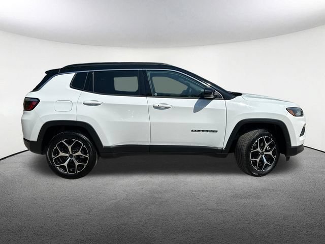 Used 2025 Jeep Compass Limited AWD/4WD image 15
