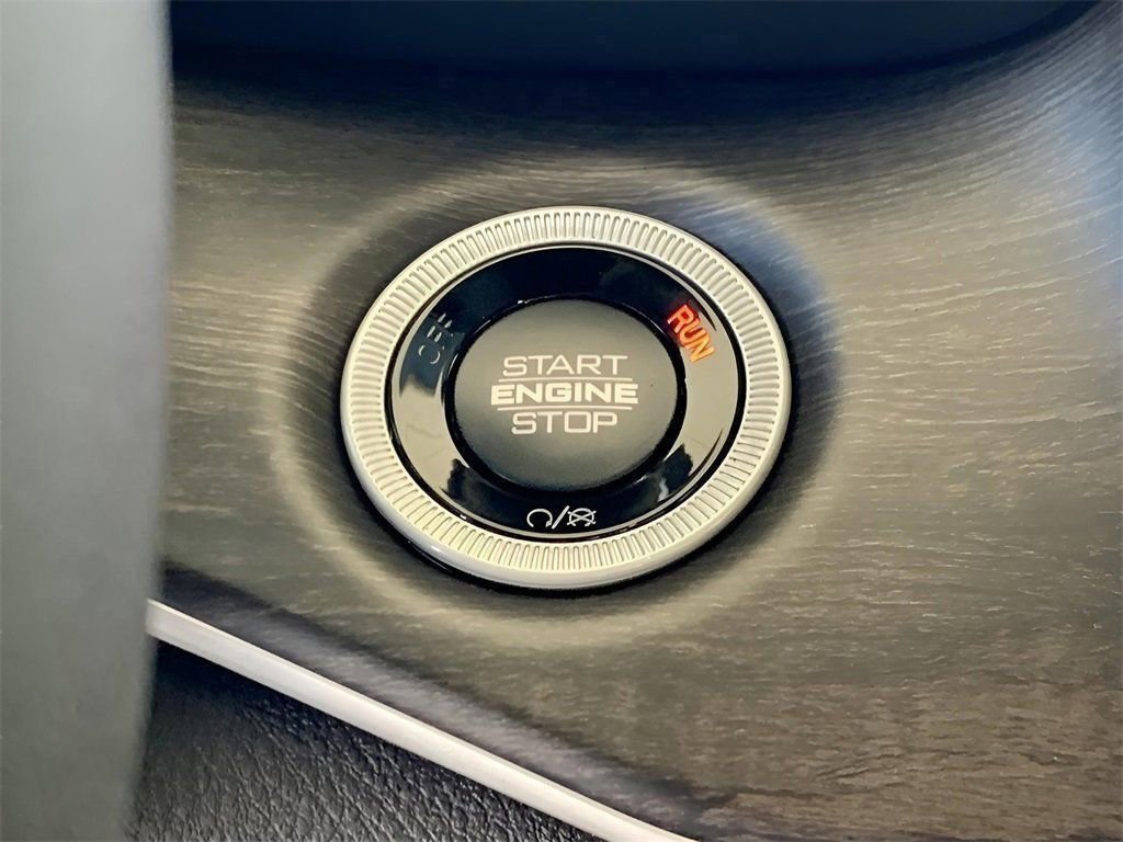 New 2025 Jeep Grand Cherokee Limited w/ Trailer Tow Package image 37