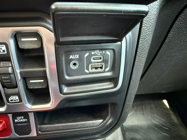 Used 2021 Jeep Gladiator Mojave AWD/4WD image 14