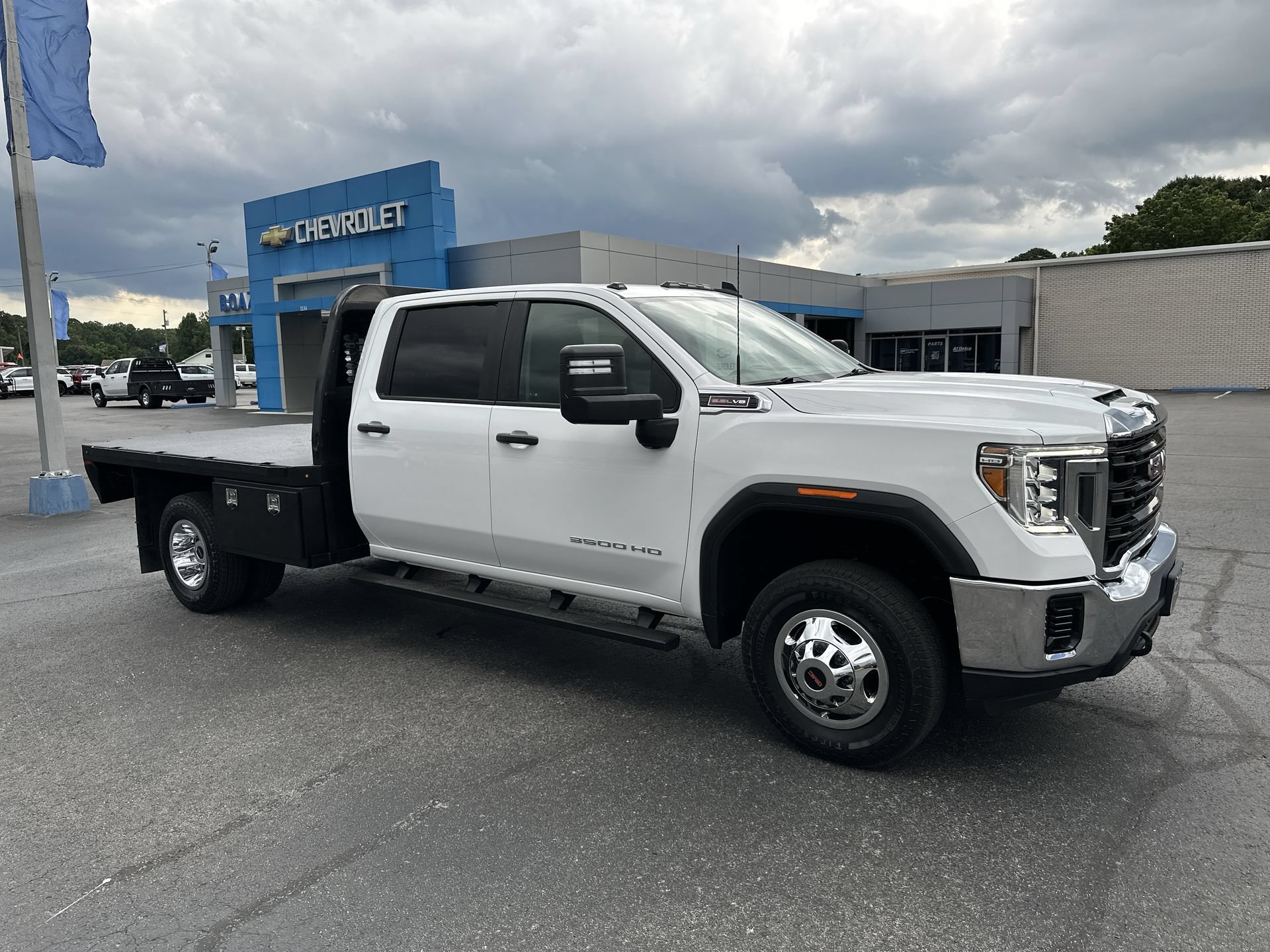 Used 2022 GMC Sierra 3500 Pro w/ Convenience Package AWD/4WD image 1