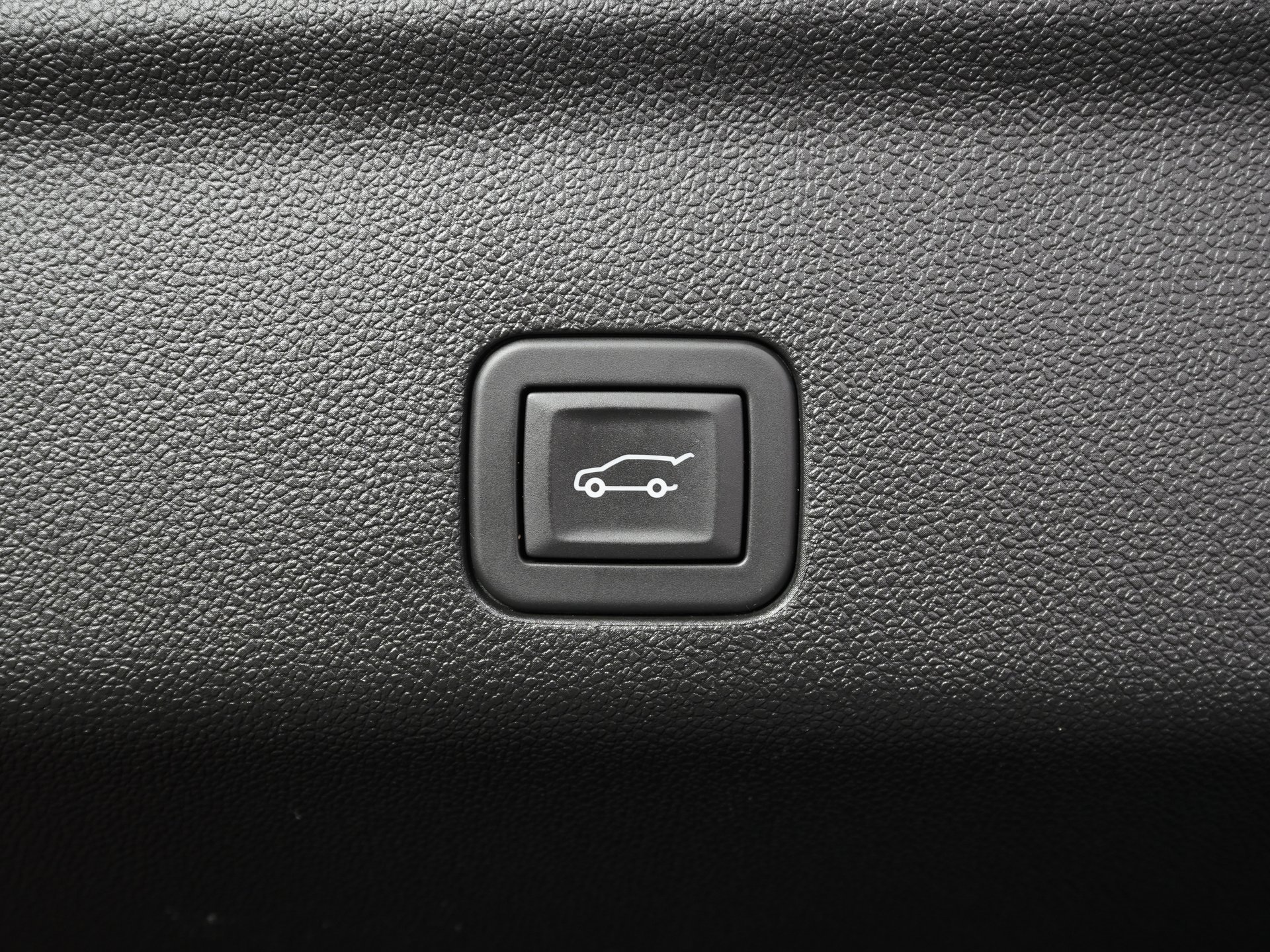 Used 2025 Cadillac Escalade V w/ LPO, Floor Liner Package image 15