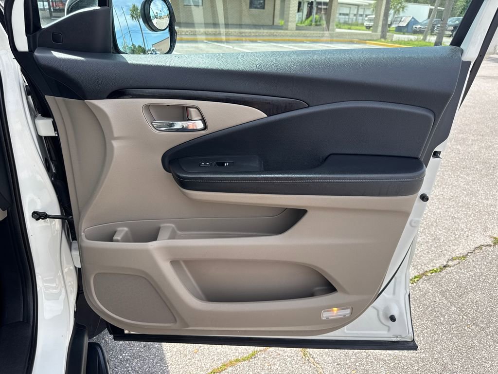 Used 2018 Honda Ridgeline RTL-E image 17