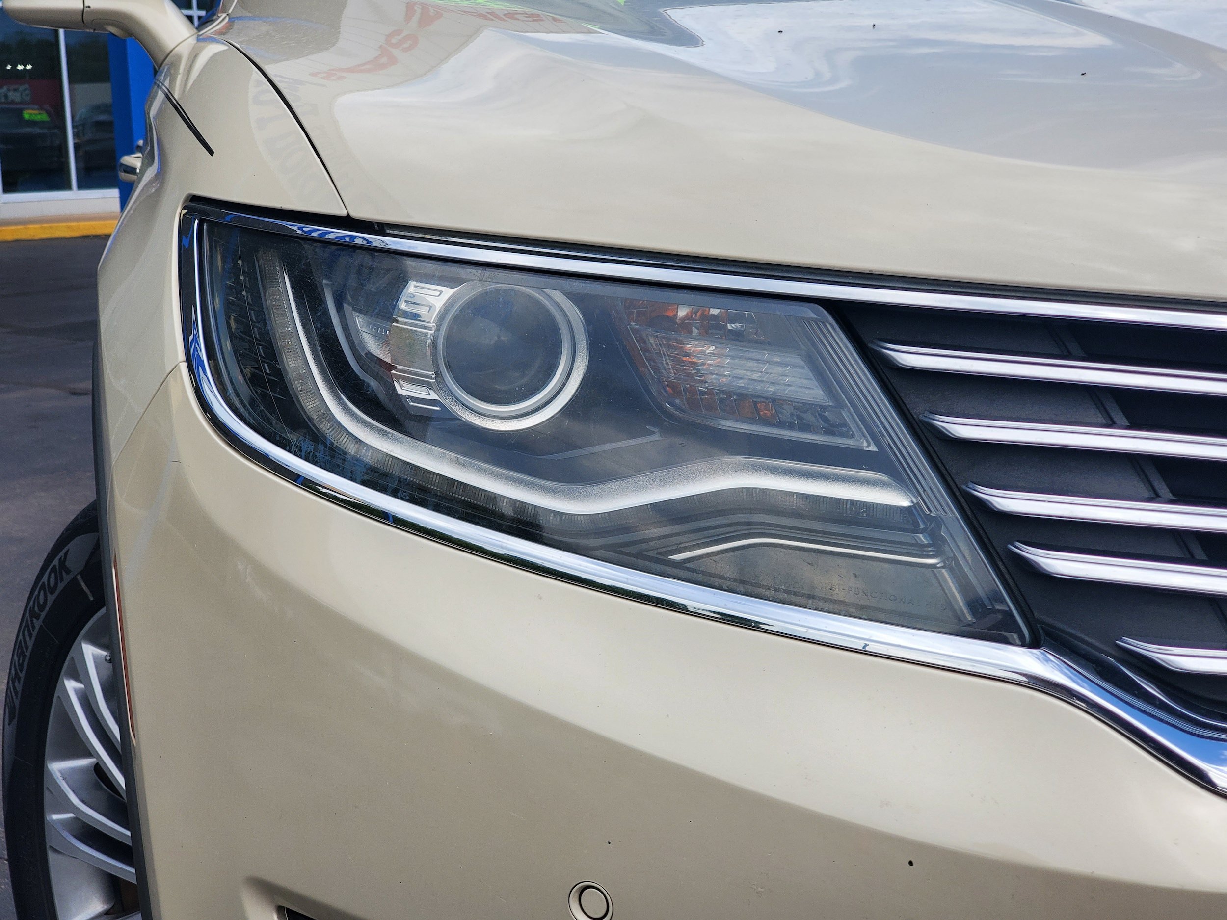 Used 2016 Lincoln MKX Reserve w/ Technology Package FWD image 6