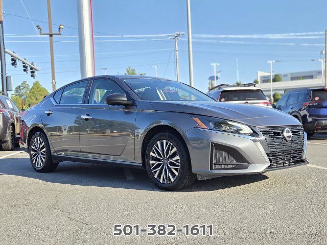 Used 2025 Nissan Altima 2.5 SV AWD/4WD image 4