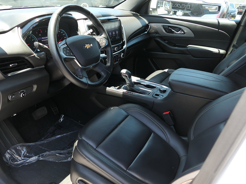 Used 2023 Chevrolet Traverse LT FWD image 12