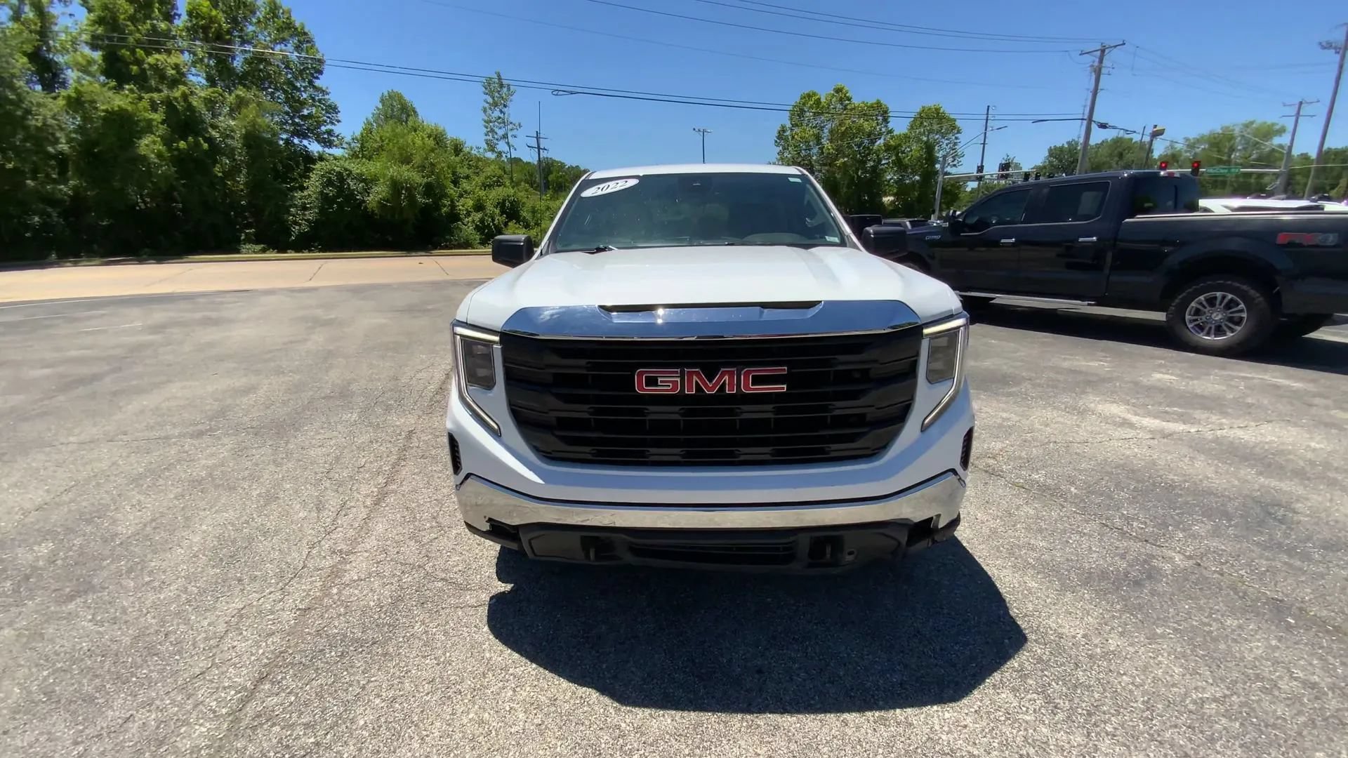 Used 2022 GMC Sierra 1500 Pro w/ Pro Value Package AWD/4WD image 3