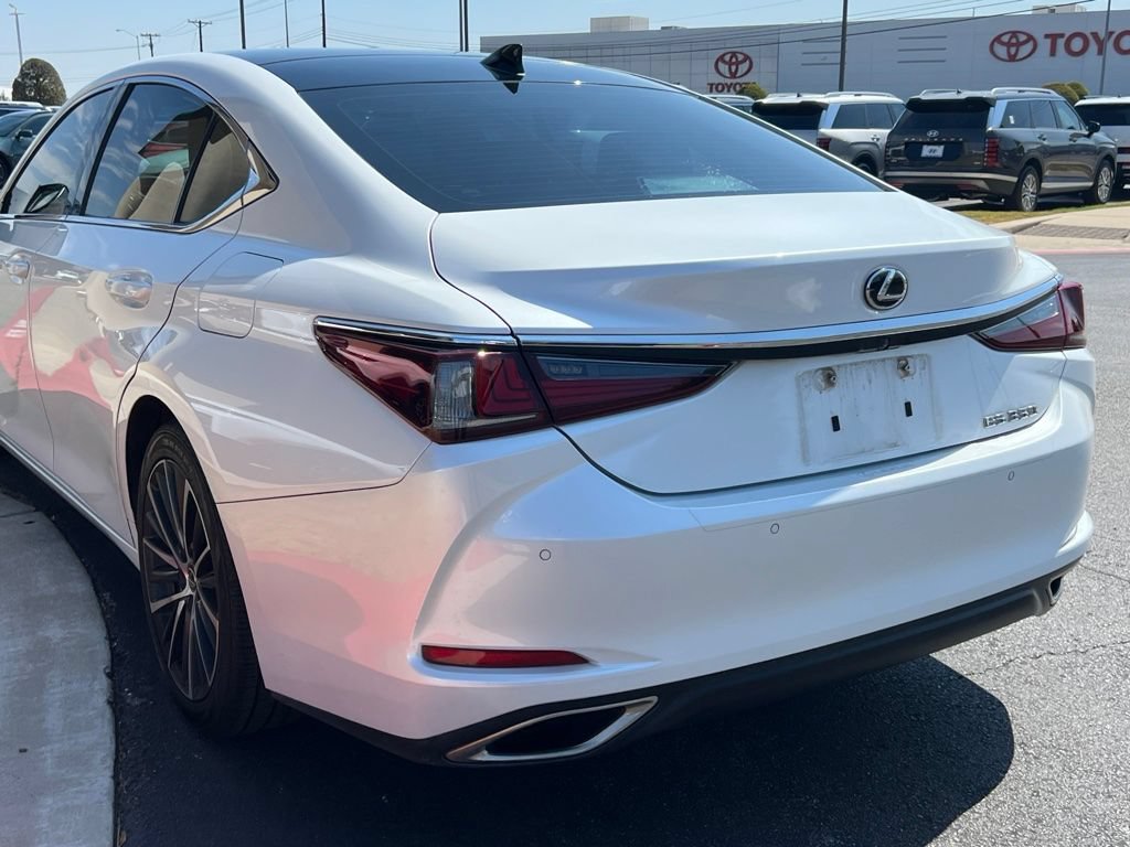 Used 2024 Lexus ES 350 w/ Premium Package FWD image 6
